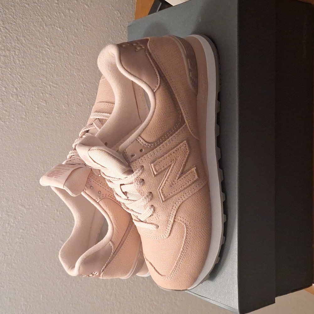 Womans New Balance 574